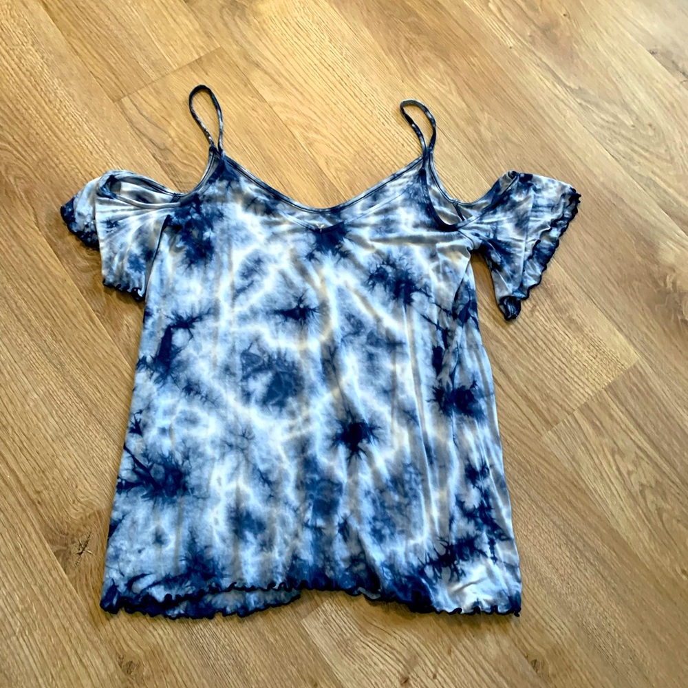 Cold shoulder top - Picture 1 of 3